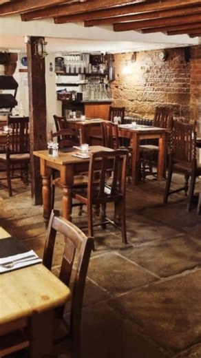 Have you heard the ghost story of the landlady of the White Horse and Griffin? 👻🎃 | The Whitby Guide