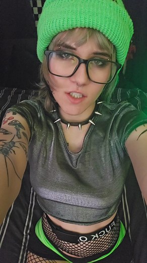 Charli XCX Egirl Brat Album-Themed Thirst Trap