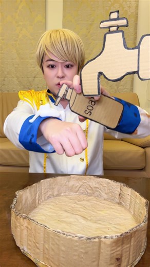 Happened with cardboard ketchup | Cardboard Things