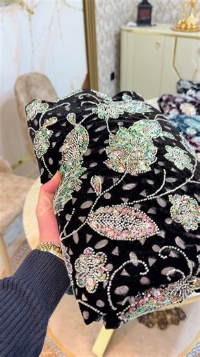 Vidéos de La reine de Dubaï (@la.reine.de.dubai) avec son original - La reine de Dubaï