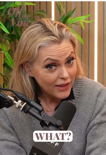 She was the 433rd person to audition for one of the most iconic movies of all time… and they instantly knew she was the one. 😮‍💨 The rest? Movie history. 🎬✨ 🎧 Listen wherever you get your podcasts 📺 Or watch the full interview on our YouTube! @elaine4animals @Kaitlyn Bristowe @Dancing with the Stars #DWTS #parenttrap #meredithblake