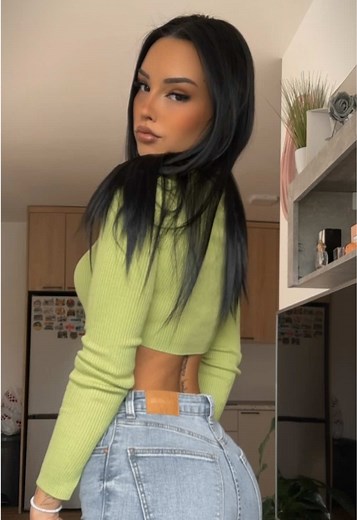 Wannabe Model: Exploring the Aspiring Fashion Scene