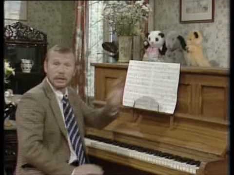 Sooty songs: The dog with the nose that went honk