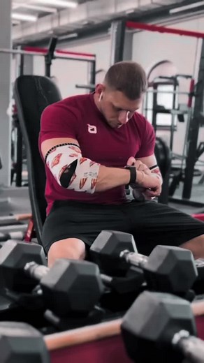 #flexing #superman #biceps #bodybuilding #gym #jim #fitness #classicphysique