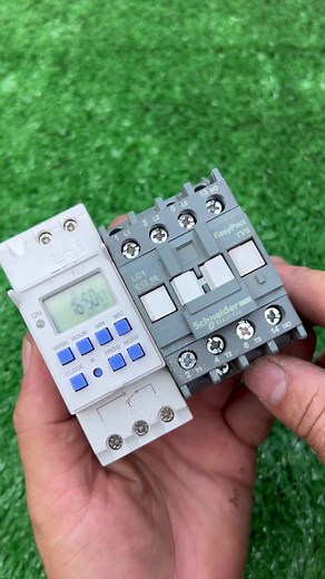 Como Acionar uma Contatora com Programador Horário