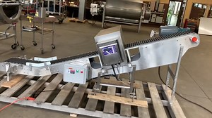 Fortress Phantom METAL DETECTOR with elevating belt conveyor, 14x5.5 opening, Y4278