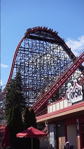 Entering the Storm | Wicked Cyclone at Six Flags New England