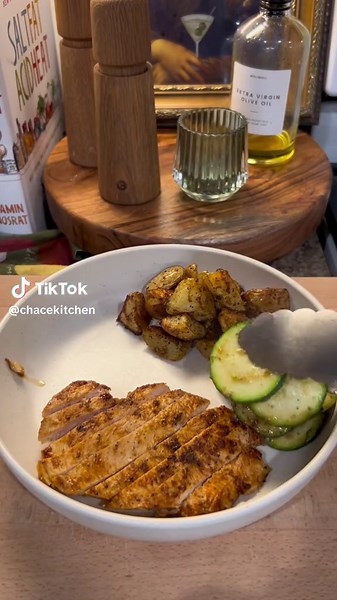 Delicious Dinner: Roasted Potatoes, Pan Seared Chicken, and Zuchinni