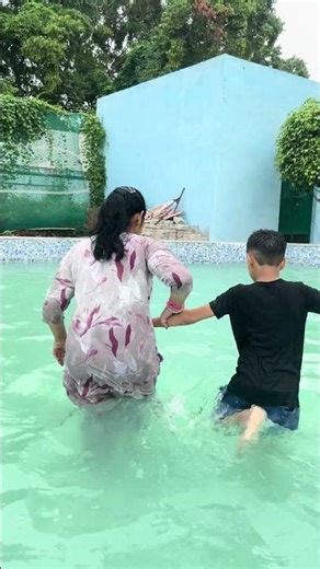 Mumma yahi kar doon kya 😂 | Washroom nahi mila toh Sakshu ne kya kiya!