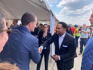 US Foods breaks ground on 310,000-square-foot Aurora facility