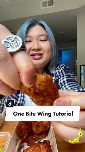 One Bite Wing Tutorial | Eating Wings One Bite | How to Eat Chicken Wings