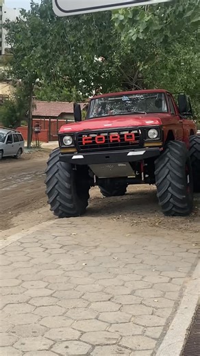 Tobias Blanco | Esta ford no esta para pasear, esta para hacer desastre!#blogger #autos #ford #camioneta #tuning | Instagram