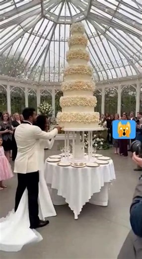 Camera Capture.. The World’s Most Dangerous Wedding Cake?! Watch What Happens Next…