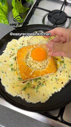 Easy Omelette Toast for Breakfast 🍳 #asmrfood #cooking #asmrvideo #healthtips #asmrsounds #healthylifestyle #cookwithme | Quick & Tasty Meals