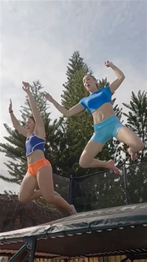 Jumping into swimming pool with us 👩 . #jumping #activelifestyle #happyworkout #health #exercise
