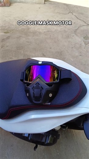 Best Motorcycle Goggles and Masks for Riders