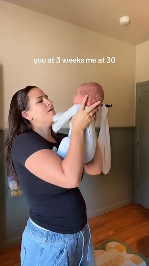 It’s going too fast 🥹🫶🏻 —— #newborn #3weeksold Newborn | 3 Weeks Old | First Time Mom | Karly Alane