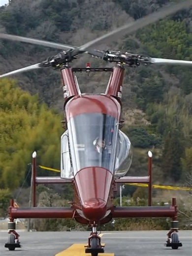 เฮลิคอปเตอร์ Kaman K-MAX JA6236 ขึ้นบินที่ฐานชิซูโอกะ