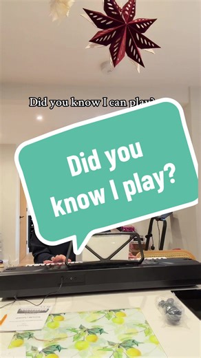 39% off this awesome teaching keyboard. The perfect first keyboard to learn in for kids or grown up. Fabulous Christmas present #keyboard #musicalgift #christmasgiftideas #kidsgiftideas #ideasforkids