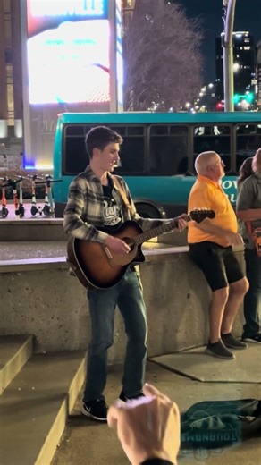 Grant Berness Busks in Nashville #countrymusic #livemusic #music