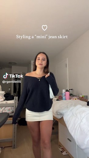 Styling Off White Mini Levi's Jean Skirt
