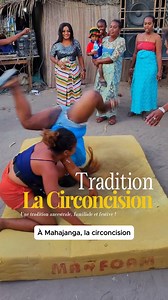 La Circoncision à Mahajanga 🇲🇬 À Mahajanga, la circoncision (didim-poitra) est une tradition ancestrale essentielle. Cet événement marque le passage à l’âge adulte et se célèbre en famille avec des chants, danses et festins. Chez les Sakalava et d’autres ethnies locales, elle s’accompagne de rites symboliques et de bénédictions des aînés. La fête, souvent collective, renforce les liens communautaires et honore les ancêtres. 🔹 Dans certaines familles, la circoncision est faite très tôt, souven