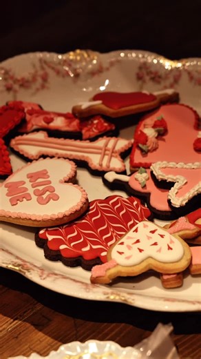 abc kitchens on Instagram: "galentine’s day at abc kitchens dumbo 💘 a night to gather with friends over great food, cocktails, and creativity. enjoy a family-style dinner and a hands-on cookie decorating experience led by our chefs. details at the end. reserve your ticket through the link in our bio ✨"
