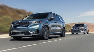 2022 Kia Carnival vs. 2021 Toyota Sienna: High-Spec Haulers
