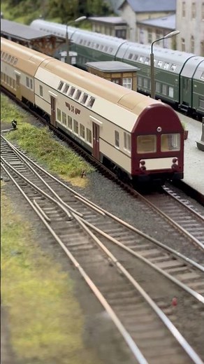 Doppelstockzüge der DR in H0 - Modelleisenbahn Fahrvideo / Gliederzug, Senftopf, Personenzug Piko HO