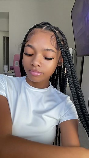Exploring the Eyebrow Slit Trend