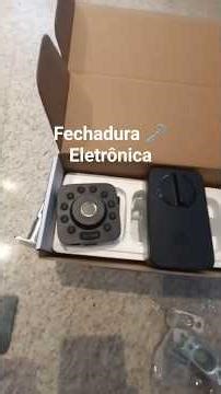fechadura eletrônica Ultraloq U-Bolt Pro com conector Wi-Fi.