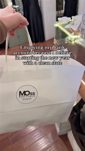 The best way to start the new year is with a fresh new wardrobe from MOss ✨🎉 #boutique #newyear #shopping #retailtherapy