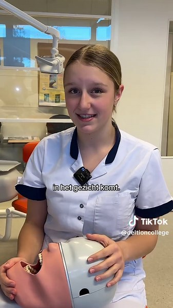 Dit is waarom een tandarts(assistent) dit uniform draagt!🥼🧡 #tandartsassistent #outfit #tandarts #opleiding