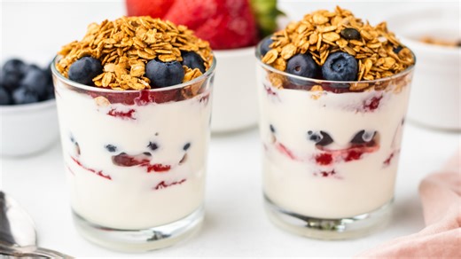 Classic Berry Breakfast Parfait Recipe - Mashed