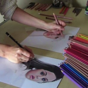 262K views · 933 reactions | Watch this woman use both her left and right hands to draw two different portraits at once ✏️ | Yahoo | Facebook