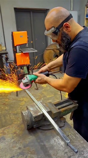 Mosaic Damascus Steel Knife: Crafting a Geometric Masterpiece