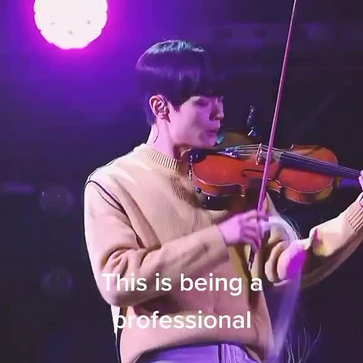 Mesmerizing Lucy Band Violin Performance