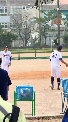 根尾昂と仲地礼亜のキャッチボールのハイライト