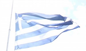 Chios raises massive Greek flag for October 28th national holiday