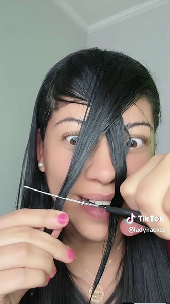 Cutting the bangs😱#haircut #tutorial #bangs @LADY HACKSS💎 @LADY HACKSS💎