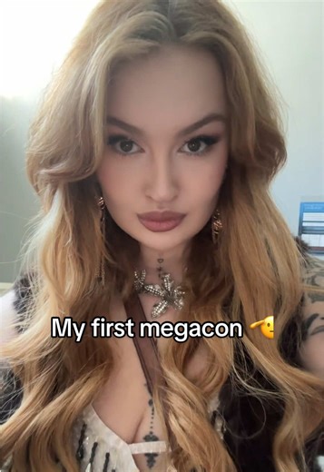 Red Sonja 💋 #redsonja #redsonjacosplay #cosplay #megacon