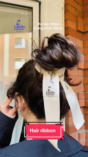 #onthisday Get ready to get girlie - listen up the girlie girls!! I loved playing with ribbons 🎀 as a kid in Manchester, so I felt “obliged” to design some printed ribbons - had to move to Paris first of course - nowhere else would do 🇫🇷! The EMELBY GOURMET printed ribbons are all about adding Parisian chic to your look… everyone is going to notice these beauties in your hair. Start jazzing up all those pretty sundresses by switching out the straps! Just look at the elegant French quotation i