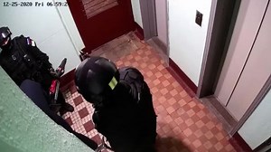 Footage shows Russian police raiding home of activist Lyubov Sobol