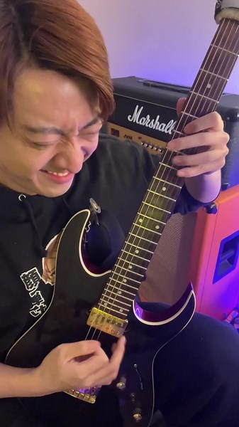 メタルゾーンでギタリストがボーカルの穴を埋める方法