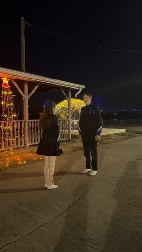 Guyan River Cloggers on Instagram: "𝗠𝗘𝗥𝗥𝗬 𝗖𝗛𝗥𝗜𝗦𝗧𝗠𝗔𝗦 𝗘𝗩𝗘 🎄✨ Tonight we’re sharing a little holiday magic with a duo performance from a couple of our amazing teenage cloggers dancing to Jingle Bell Rock 🎶👣 Dancing as a duo is about so much more than just keeping time. It teaches dancers how to listen to each other’s rhythm, match energy, and learn each other’s individual styles. Over time, those unique styles begin to blend together — becoming one sound, one look, and one beaut