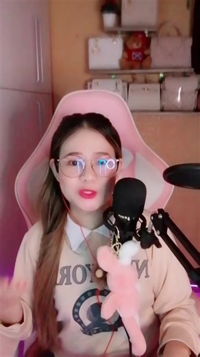 V8 Sound Card, Sound Effects Board with Audio Mixer for Streaming, with Voice Changer, Good Quality