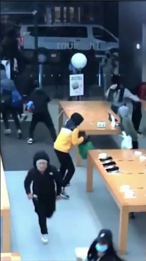 Looters smash and grab in Philadelphia