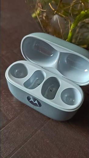 Motorola moto buds loop - with Swarovski crystals- good sound and great comfort!