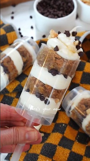 Brown Sugar Blondie Push Pops || #pushpop #easydessert #bobsredmillpartner #easydessert