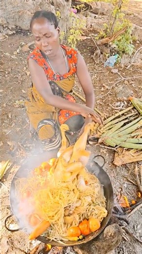 Aunty’s Traditional Chicken Recipe… Village Style! 🍗🔥 | African Village Life